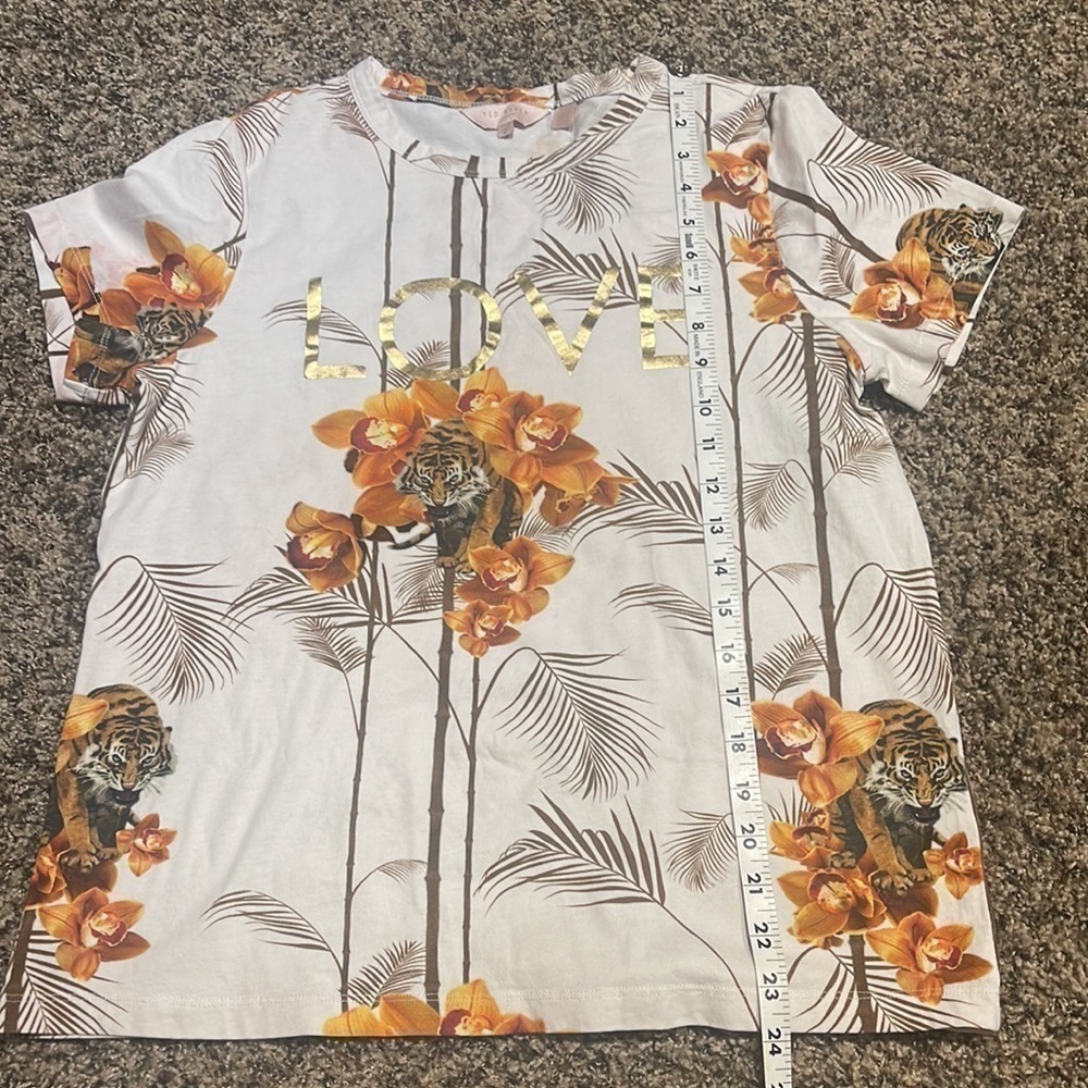 Ted Baker
2 - Picture 3 of 6